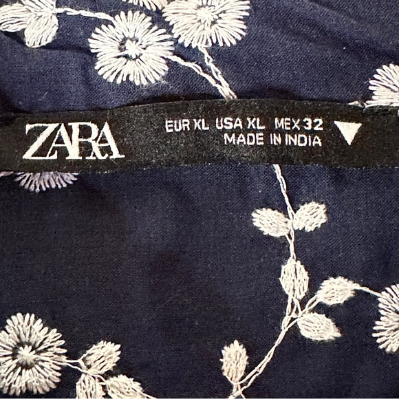 ZARA Navy Floral Embroidered Scallop Hem Blouse XL - Picture 4 of 8